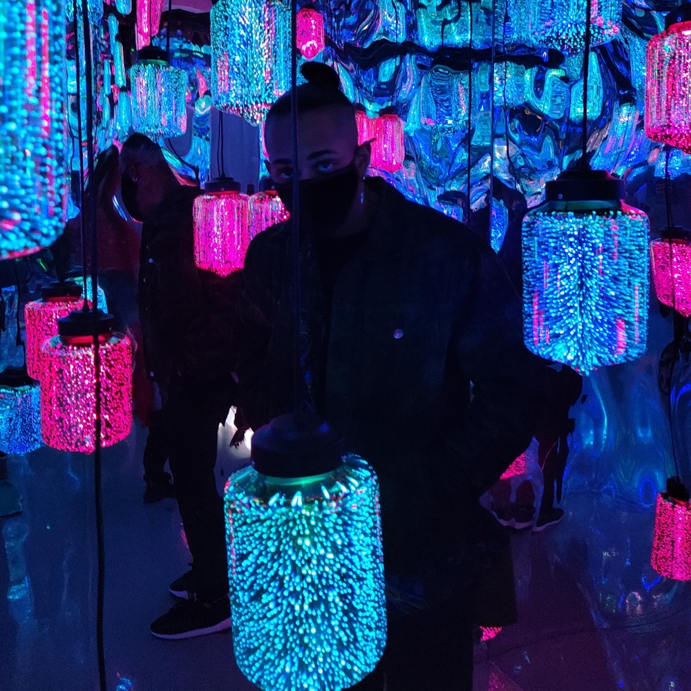 Meet your Posher, Michael 🌺🏝 - Picture 9 of 16